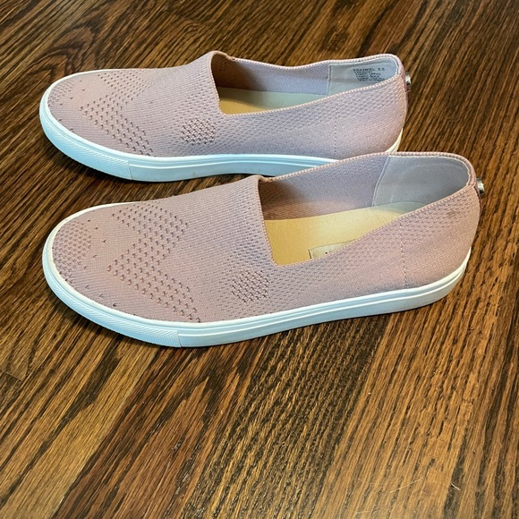 Steve Madden slip on sneakers, size 7. Only worn twice. - Picture 3 of 4